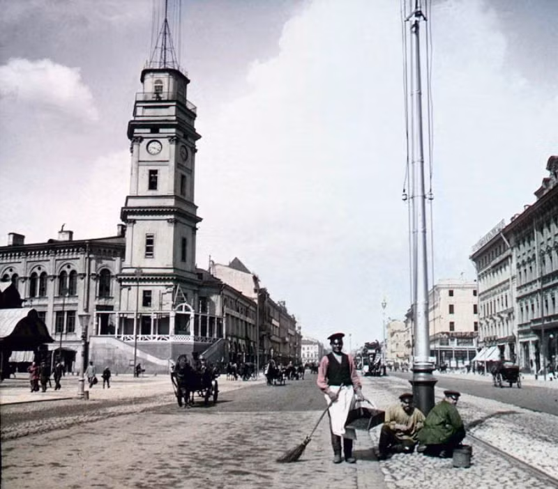 Đại lộ Nevsky ở St. Petersburg. Ảnh: Collection Scheufler.