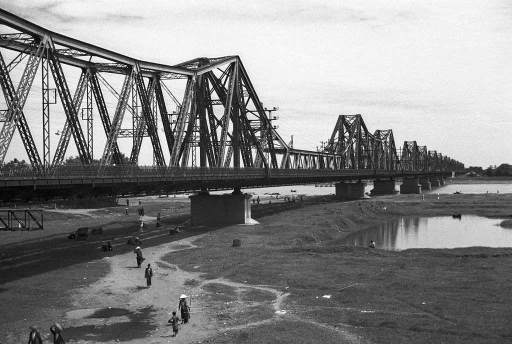Cầu Long Biên năm 1940. Ảnh tư liệu.