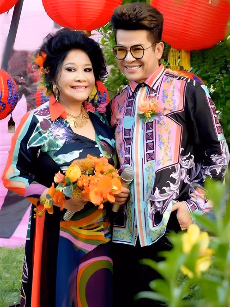 Năm 2016, nam MC tổ chức đám cưới cùng bà Thúy Nga - chủ một trung tâm ca nhạc ở Mỹ - hơn Thanh Bạch 15 tuổi gây chú ý với khán giả.