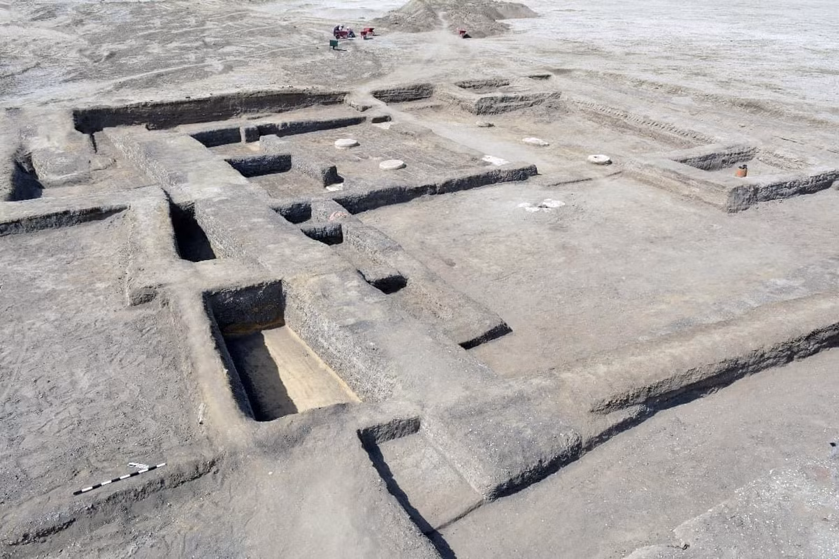 Khách sạn 3.500 năm lộ diện giữa sa mạc Sinai Khach san 3.500 nam lo dien giua sa mac Sinai