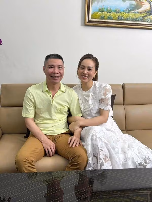 Cách ứng xử, đức hy sinh của vợ NSND Công Lý đã gây được thiện cảm trong mắt con riêng. Nhờ vậy, cuộc sống của cô luôn hạnh phúc và nhận được sự quý mến từ gia đình lẫn người hâm mộ.