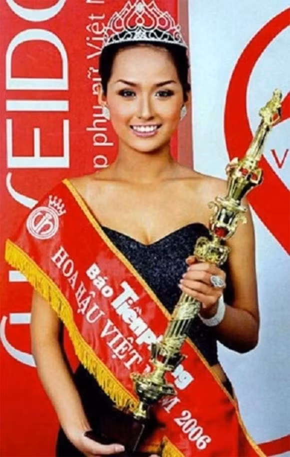 Năm 2006, khi Mai Phương Thúy đăng quang Hoa hậu thì, bên cạnh phần thưởng là chiếc vương miện, số tiền mặt được nâng lên là 80 triệu đồng.