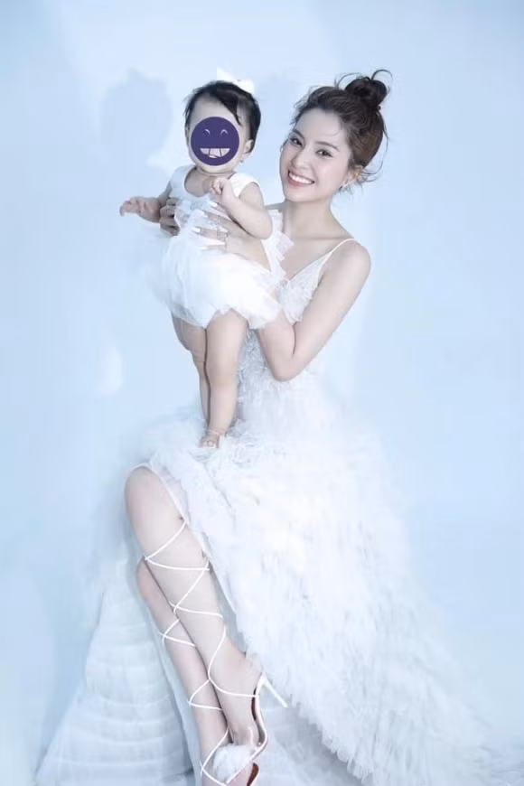 Phia Thien An phu nhan chuyen Jack chuyen 300 trieu cho con-Hinh-2