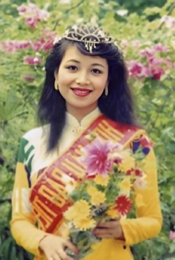 Hoa hau Viet Nam thuoc dong doi “tram anh the phiet“ la ai?
