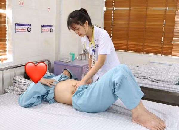Mua thuoc nam ve uong, nguoi dan ong bi phu ne toan than-Hinh-2