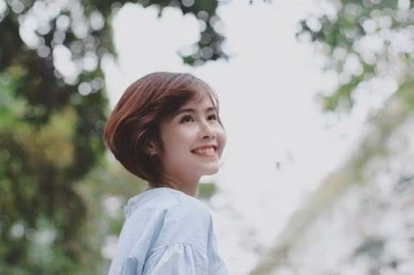Mãi cho đến 10 năm sau khi tham gia phim "Của để dành", Hương Mai mới tái xuất màn ảnh nhỏ qua một số vai phụ trong các phim như XU50, Bão khô, Hương ngọc lan. Sau đó, cô rút lui khỏi nghệ thuật, tập trung công việc dạy đàn tại một trung tâm âm nhạc và mở một tiệm áo cưới nhỏ.