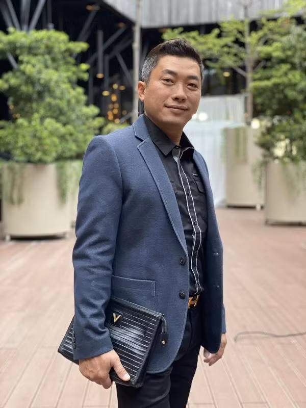 Kinh Quốc có nhiều thành công trong nghiệp diễn nhưng anh lại có đời tư lận đận. Sau cuộc hôn nhân đầu thất bại, anh tái hôn với nữ doanh nhân có tiếng gốc Vũng Tàu vào năm 2016. Cả hai đều từng có gia đình không hạnh phúc, con riêng nên dễ dàng đồng cảm với nhau. 