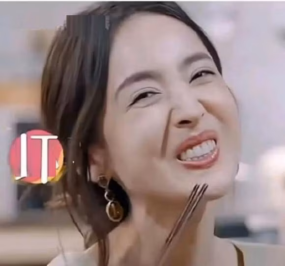 Thế nhưng, vẫn có những khoảnh khắc xấu xí trong quá khứ khiến Cổ Lực Na Trát sẵn sàng chi đống tiền để xóa vĩnh viễn.