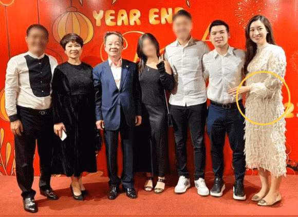 Đỗ Mỹ Linh bị chụp lén hình ảnh 'phát tướng', bụng tròn xoe ảnh 1