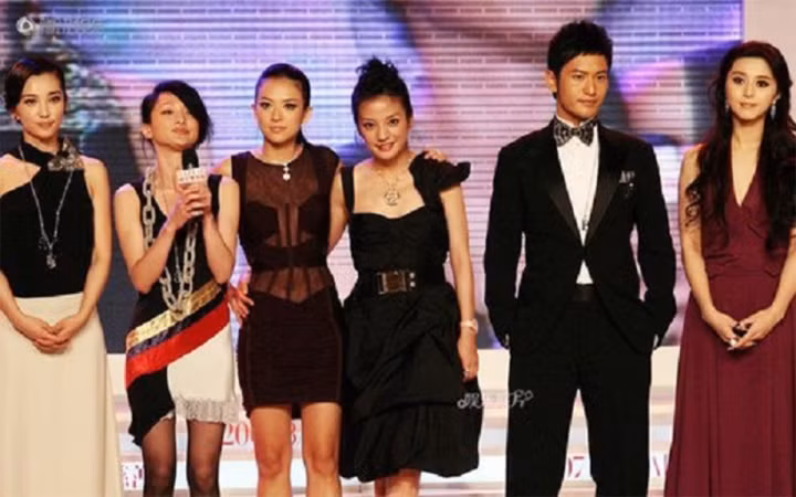 Trieu Vy va Chuong Tu Di tu than thiet chuyen sang thu ghet?-Hinh-3