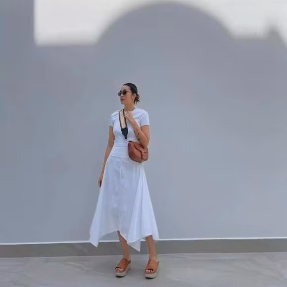 Hà Tăng để lộ hình xăm cực lớn ở cánh tay ảnh 1 Hà Tăng để lộ hình xăm cực lớn ở cánh tay ảnh 1