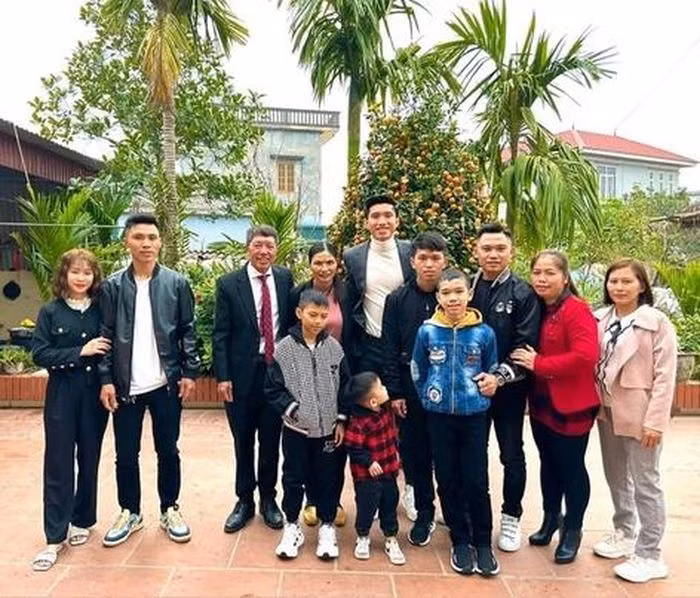 Muon kieu don Tet Quy Mao cua dan sao bong da Viet Nam-Hinh-3