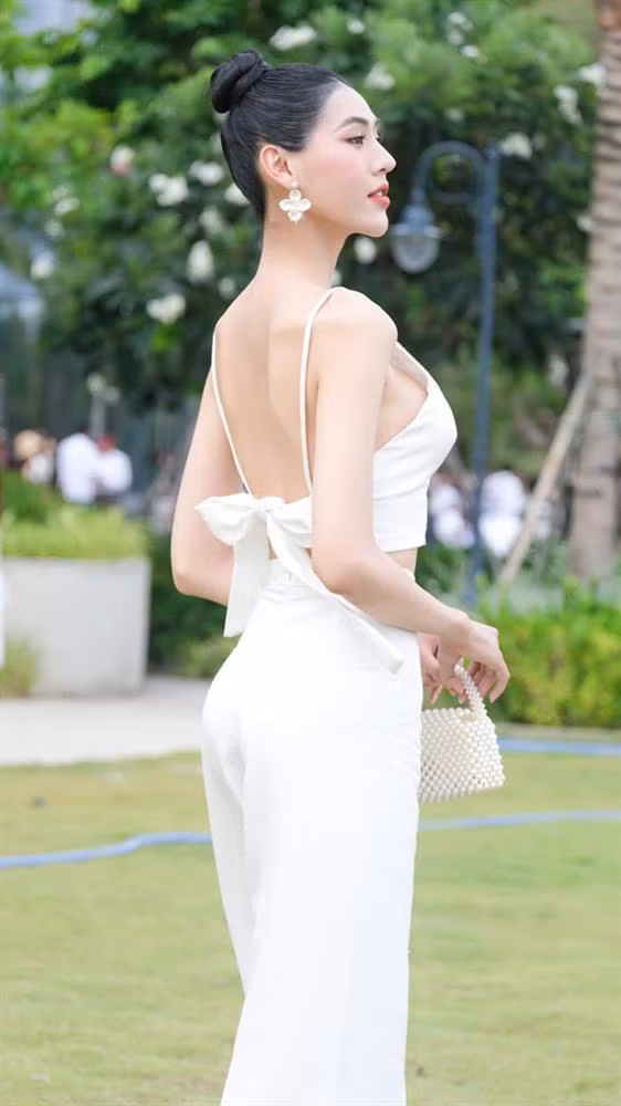 Ngoài ra, việc chăm chỉ nhận show cùng tích cực làm việc cũng giúp Nguyễn Hà Dịu Thảo đốt được calo mỗi ngày.