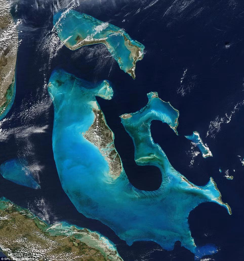 Quốc đảo Bahamas được chụp từ vệ tinh.