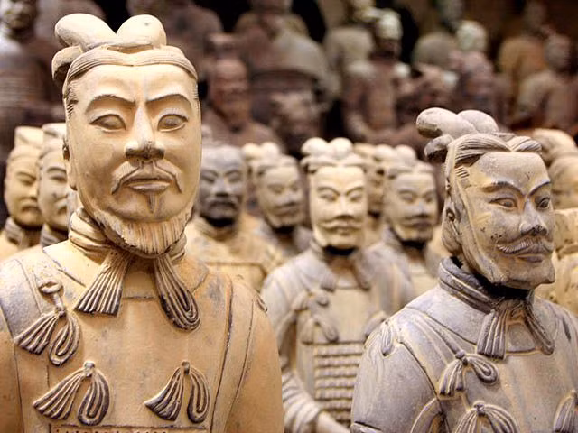  15. Thu hút du khách toàn cầu: Nơi đội quân đất nung được phát hiện là một trong những điểm du lịch hấp dẫn nhất ở Trung Quốc, thu hút hàng triệu du khách mỗi năm. Ảnh: Pinterest.