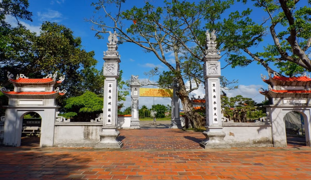 Nang tam gia tri Can cu ban doanh cua Ngo Quyen nam 938