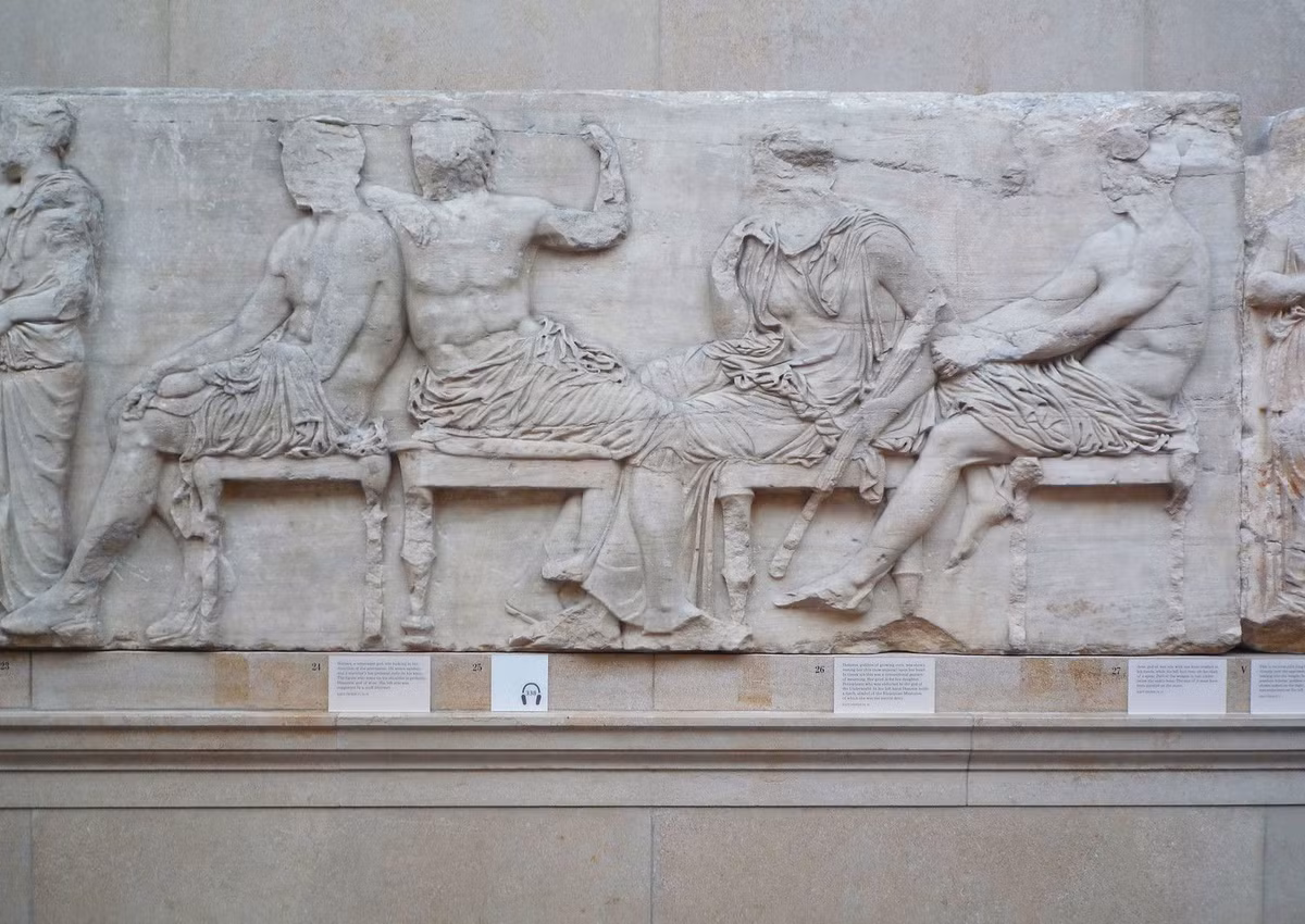  8. Điêu khắc tinh xảo. Parthenon được trang trí bằng các bức phù điêu và tượng điêu khắc tuyệt đẹp, mô tả các cảnh trong thần thoại Hy Lạp, bao gồm Trận chiến giữa các vị thần và người khổng lồ. Ảnh: Pinterest.