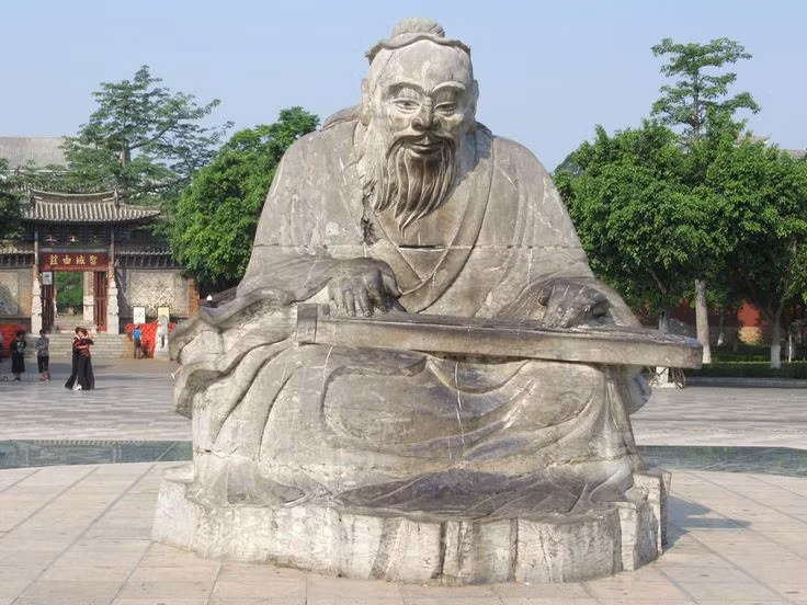  Quan điểm về giáo dục: Khổng Tử tin rằng giáo dục là dành cho tất cả mọi người, không phân biệt địa vị xã hội, và ông là một trong những người đầu tiên thúc đẩy giáo dục phổ cập. Ảnh: Pinterest.