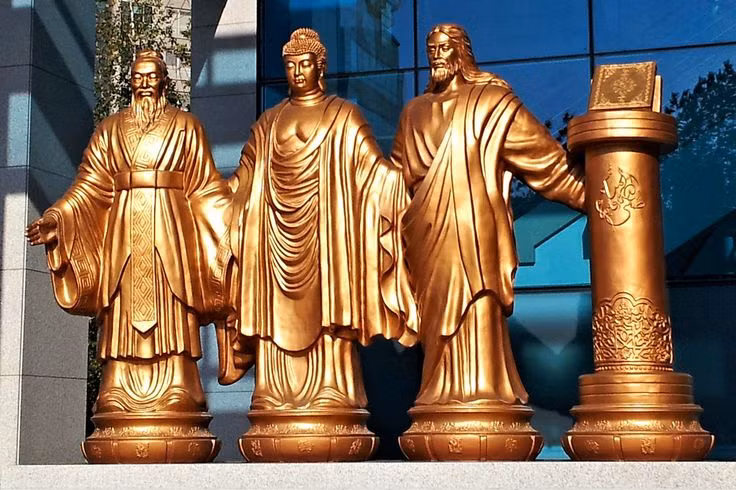  Không bàn về thần linh: Khổng Tử thường tránh thảo luận về các vấn đề siêu nhiên hay thần linh, mà tập trung vào cuộc sống hiện thực và cách làm người đúng nghĩa. Ảnh: Pinterest.