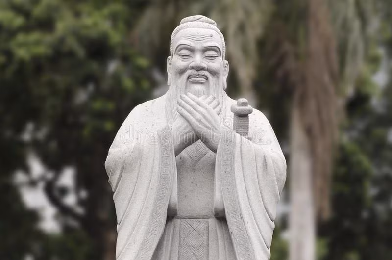  Sự nghiệp chính trị ngắn ngủi: Khổng Tử từng làm quan tại nước Lỗ, nhưng sự nghiệp chính trị của ông gặp khó khăn do tư tưởng cải cách không được triều đình chấp nhận. Ảnh: Pinterest.
