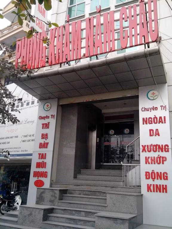 Ngày 30/2, 2 ngày sau khi xảy ra vụ việc phòng khám Năm Châu vẫn mở cửa