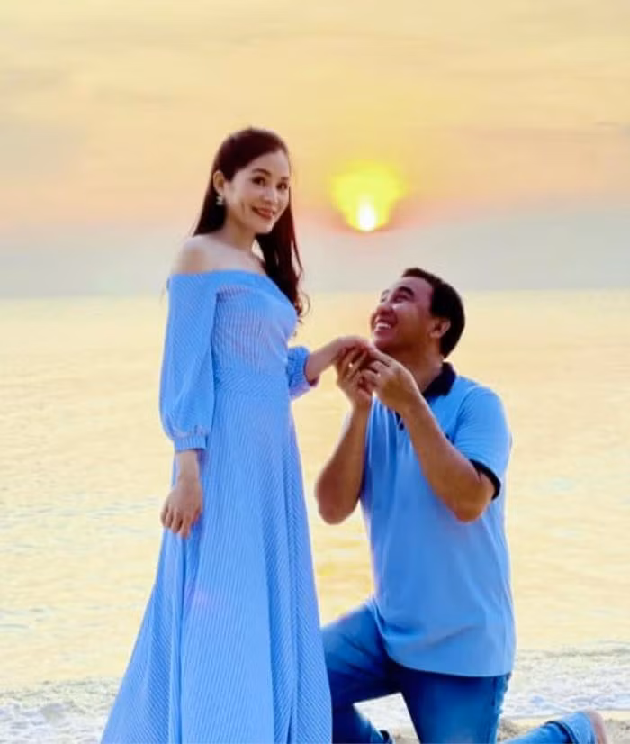 Hon nhan 2 thap ki cua MC Quyen Linh va vo-Hinh-2