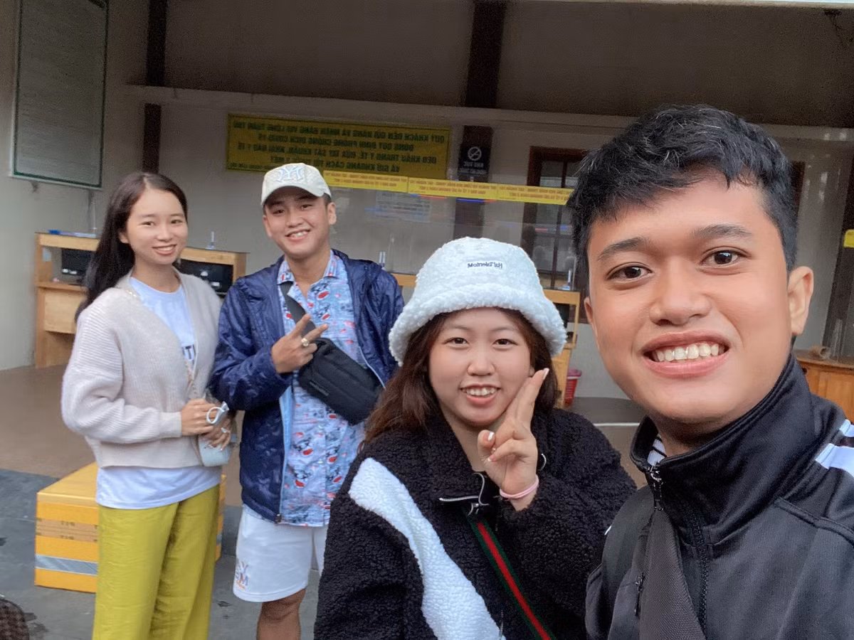 Doi ban than 15 nam cung len Da Lat chup anh cuoi-Hinh-4