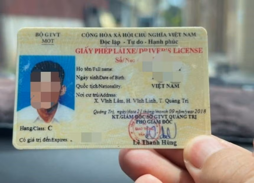 Có tài khoản định danh điện tử, ra đường không cần mang bằng lái xe Co tai khoan dinh danh dien tu, ra duong khong can mang bang lai xe