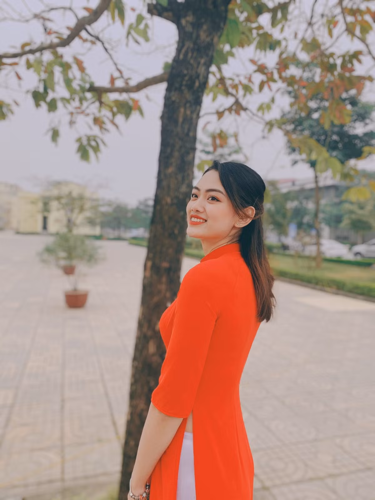 Hoa khoi bong chuyen Thu Hoai voi ao linh cuc xinh-Hinh-11