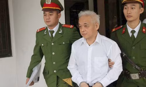 Bầu Kiên xuất hiện trong phiên xử sáng nay. Ảnh: Báo Công Lý.