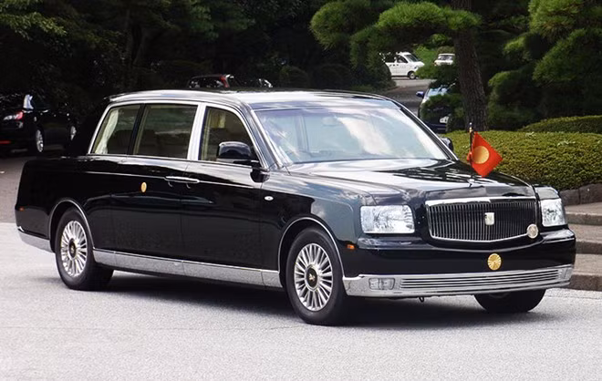 Nhật Bản - Toyota Century Royal