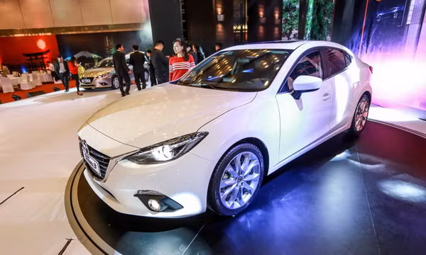 Nhìn từ góc này nhiều người sẽ nhầm với Mazda6