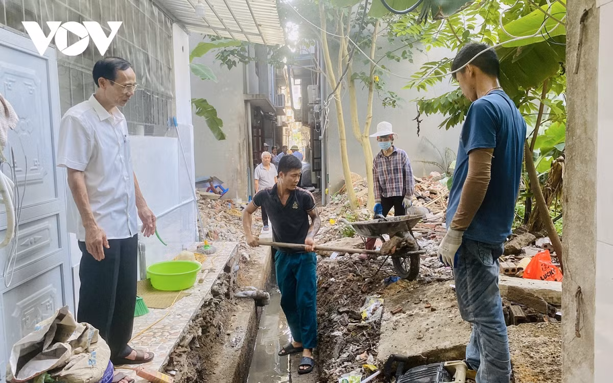 Người dân Hạ Long tháo gỡ gần 900 lồng sắt, “chuồng cọp” Nguoi dan Ha Long thao go gan 900 long sat, “chuong cop”