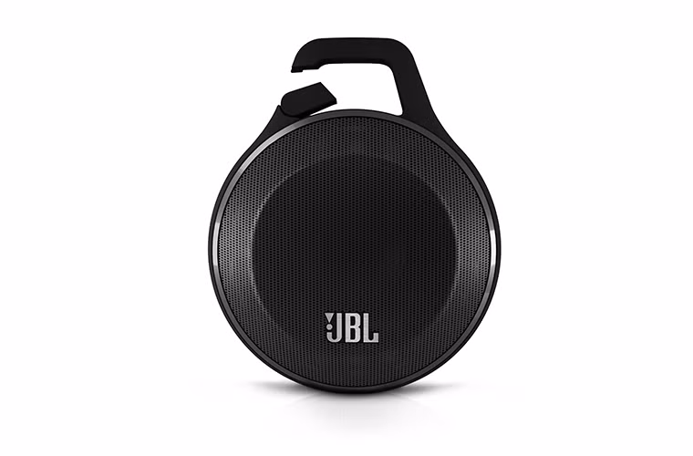 JBL CLIP: Nếu bạn muốn một chiếc loa nhỏ gọn nhất, JBL Clip là tùy chọn không thể bỏ qua với thiết kế hình tròn nhỏ xinh cùng chiếc móc nhô hẳn lên thuận tiện để đeo trên ba lô. Pin của chiếc loa nhỏ nhắn này cho 5 giờ sử dụng. Giá bán: 44,95 USB.