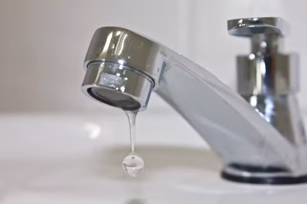 Ngược lại, nếu làm không hợp lý thì không những không vượng mà còn thường xuyên bị hao tài tốn của. Và việc có quá nhiều vòi nước hoặc bồn rửa mặt và một hoặc thậm chí hai hoặc ba trong số chúng ở những vị trí hợp lý càng "thoát của cải".