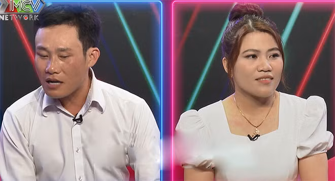 Chang U45 'trinh nguyen' di hen ho khien ba moi cung muon gianh bam nut