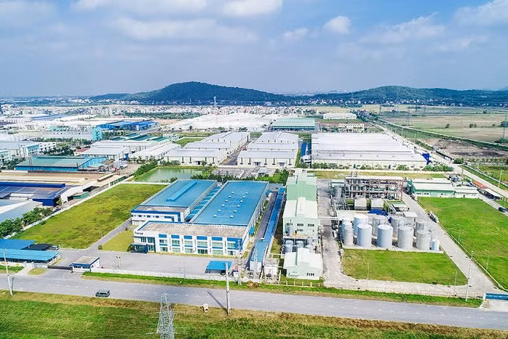 Kinh tế của tỉnh liên tục tăng trưởng cao (bình quân giai đoạn 1997-2021 đạt 13,9%/năm); GRDP năm 2021 gấp 23,8 lần năm 1997 (năm 2021 tăng 6,9%, đứng thứ 13 cả nước); quy mô nền kinh tế đứng thứ 8 cả nước;