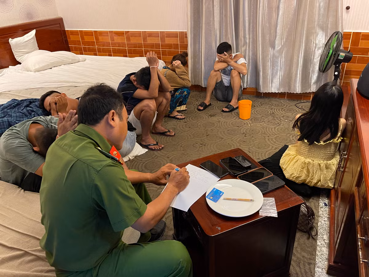 47 nguoi duong tinh voi ma tuy trong khach san