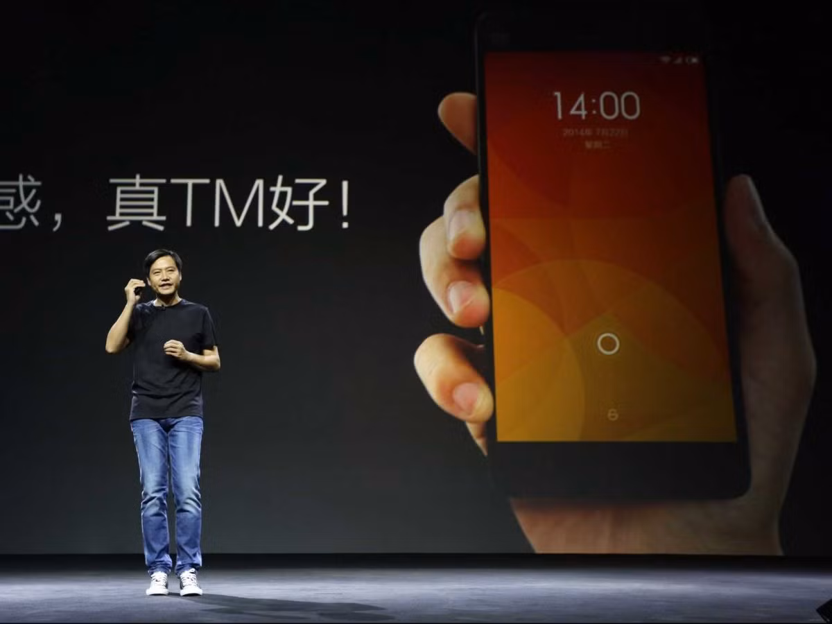 Xiaomi Mi 4 có giá khoảng 320 USD (khoảng 6,8 triệu VND) cho bản 16GB và 400 USD (tương ứng 8,5 triệu VND) cho bản 64GB.