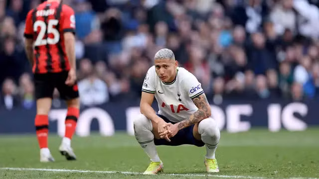 Top 5 bản hợp đồng thất vọng nhất Premier League 2022/23 - Hình 2 Top 5 ban hop dong that vong nhat Premier League 2022/23-Hinh-2