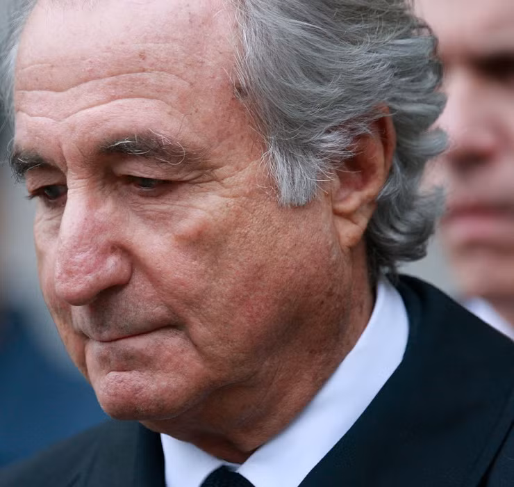 Được biết, tổng số tiền Bernard Madoff chiếm đoạt từ các nạn nhân lên tới 65 tỷ USD.