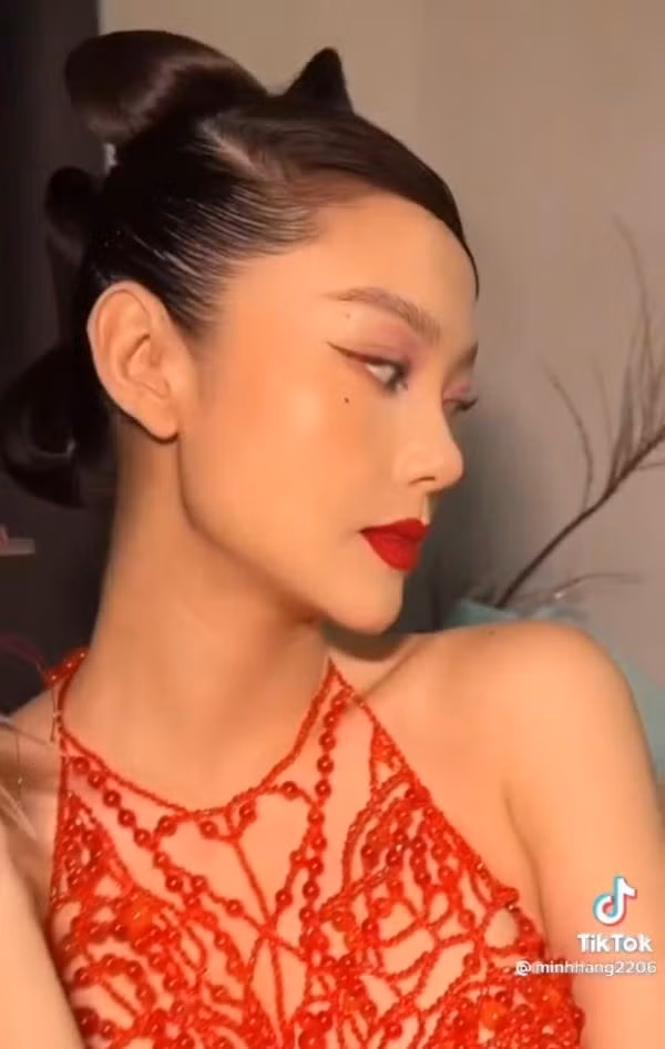 Diện mạo lộng lẫy của Minh Hằng sau khi được make-up chỉn chu.