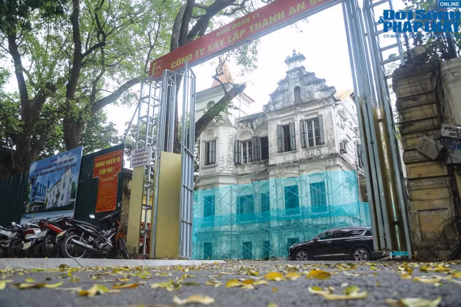 Hiện trạng những biệt thự Pháp cổ trứ danh trong lòng thủ đô Hà Nội - Hình 4 Hien trang nhung biet thu Phap co tru danh trong long thu do Ha Noi-Hinh-4