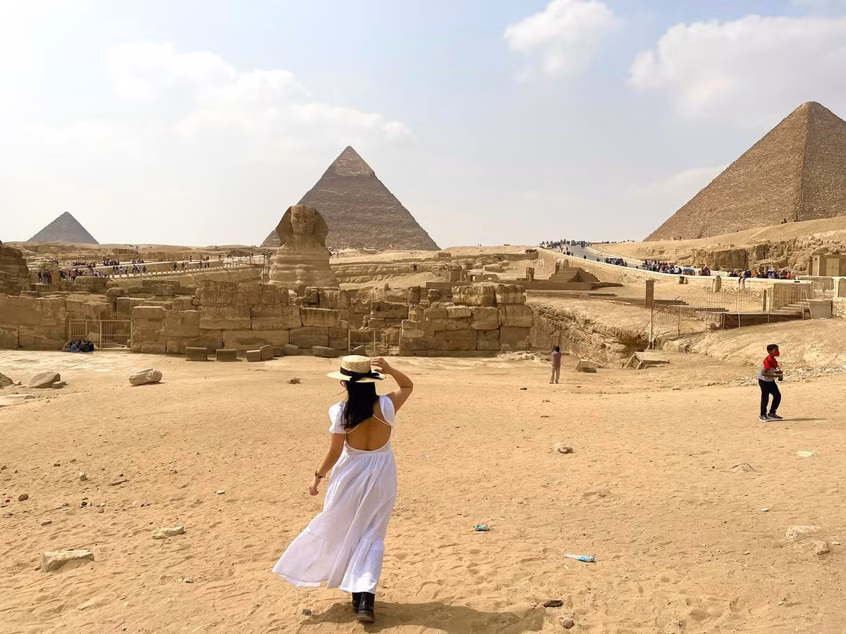 Co gai Viet Nam o Dubai va chuyen du lich mot minh toi Ai Cap-Hinh-2