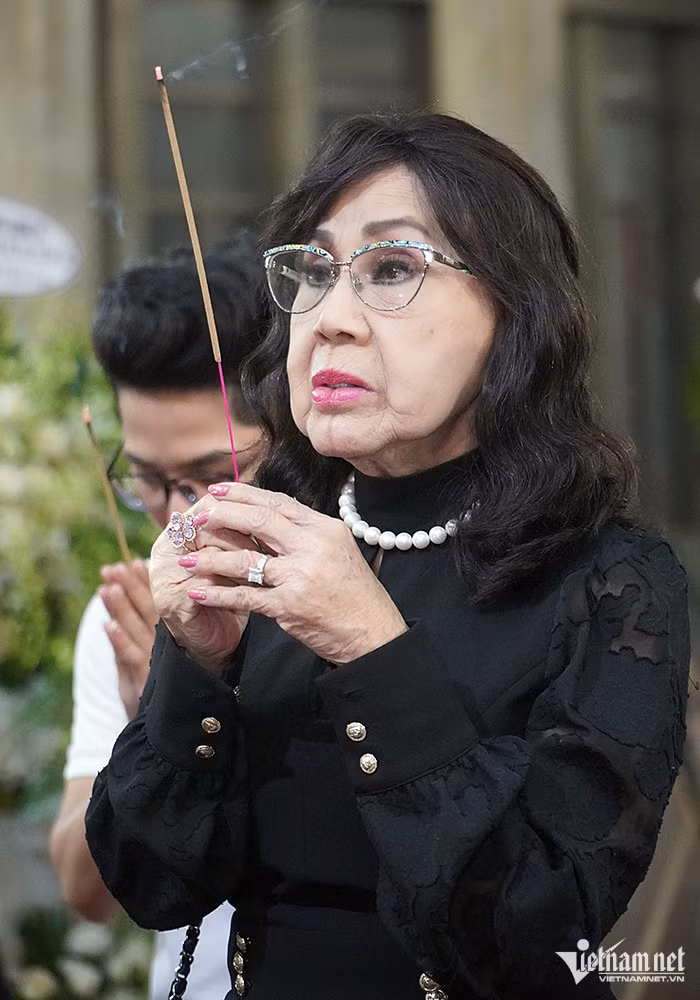 Hon nhan kin tieng cua Tham Thuy Hang va chong Tien si