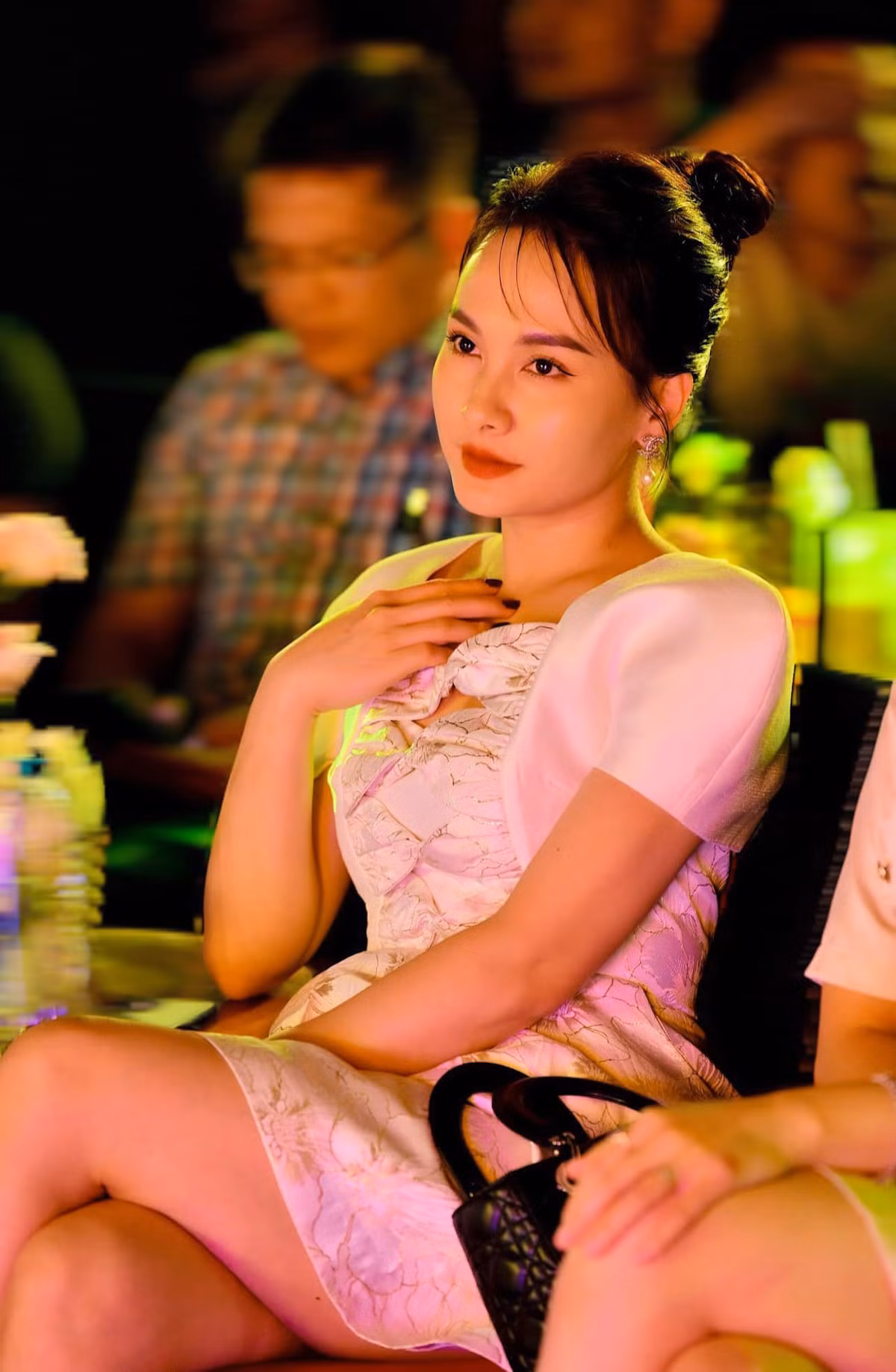 Hong Dang tuoi roi mung sinh nhat Manh Truong, Hong Diem dep buon-Hinh-11