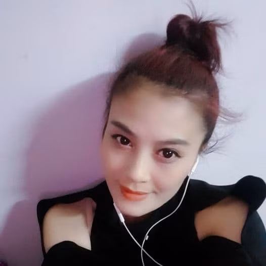 Dien vien Hoa Thuy 