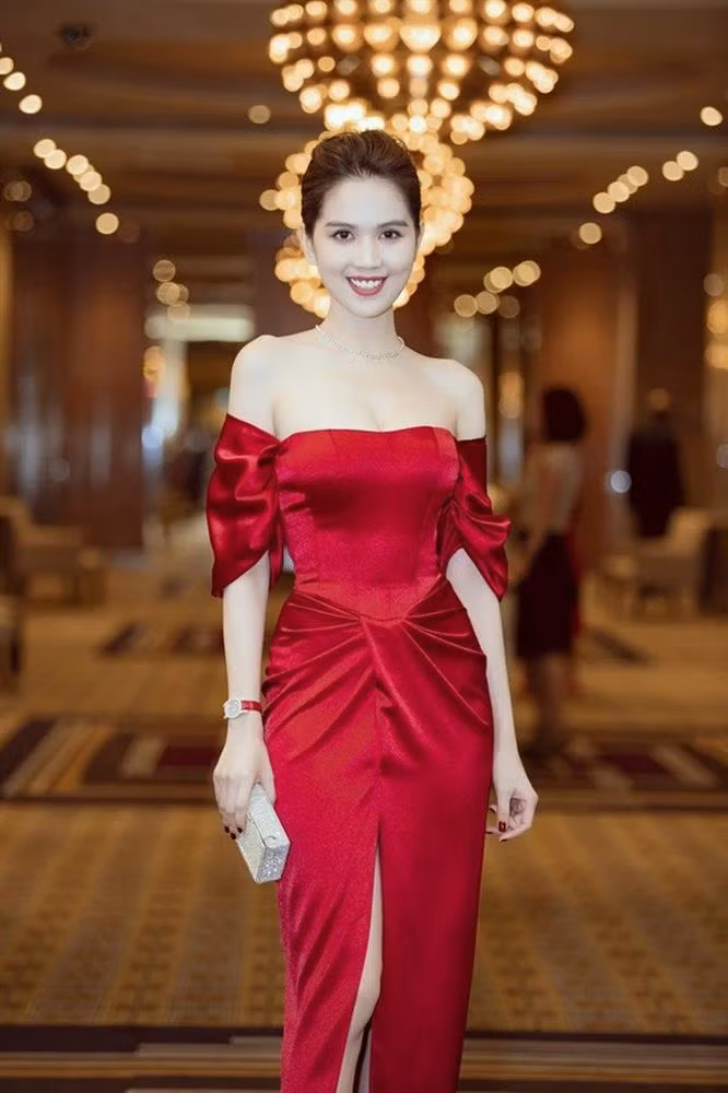 Chân dài thừa nhận cô phải chăm sóc rất kỹ càng cho làn da luôn được trắng trẻo thế này