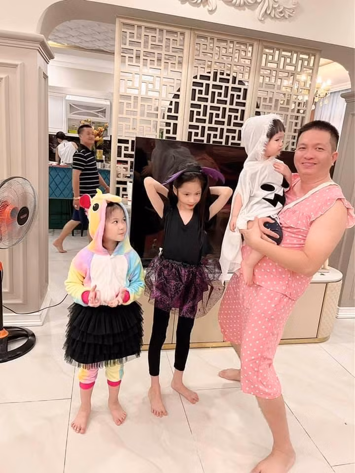 Thậm chí đây còn được dùng làm trang phục trong dịp Lễ hội hoá trang Halloween.