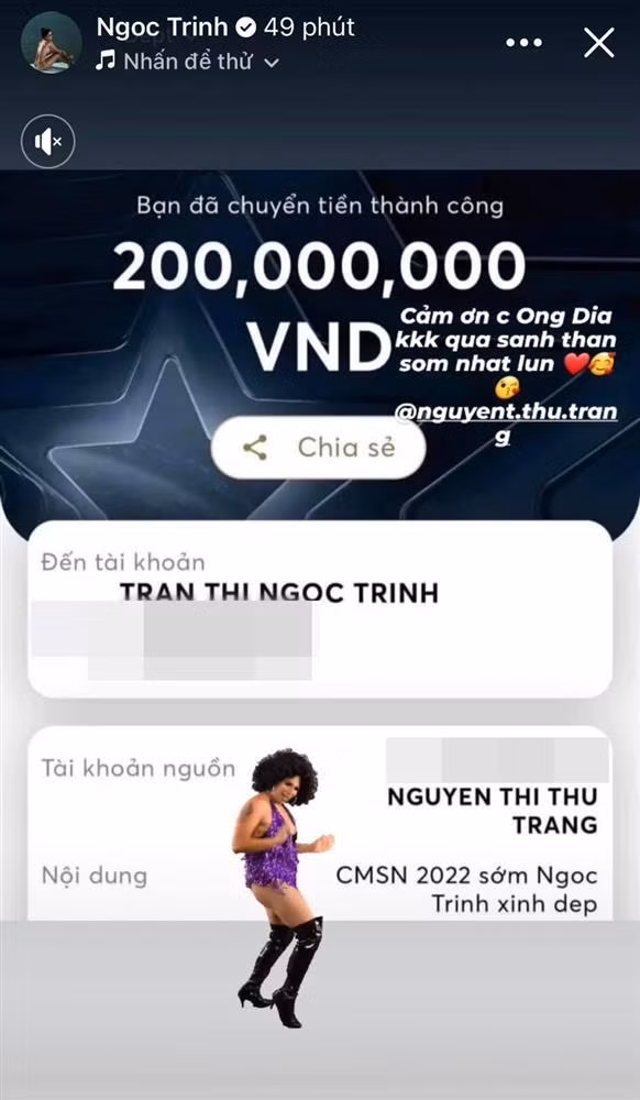 Đáng nói, tháng 9 này cũng là tháng sinh nhật của mẫu nội y. Ngay trong sáng nay, cô cũng khoe món quà đầu tiên được nhận khiến dân tình choáng váng. Cụ thể, một người chị của Ngọc Trinh đã ngay lập tức chuyển khoản 200 triệu đồng cho chân dài Trà Vinh để chúc mừng sinh nhật sớm.